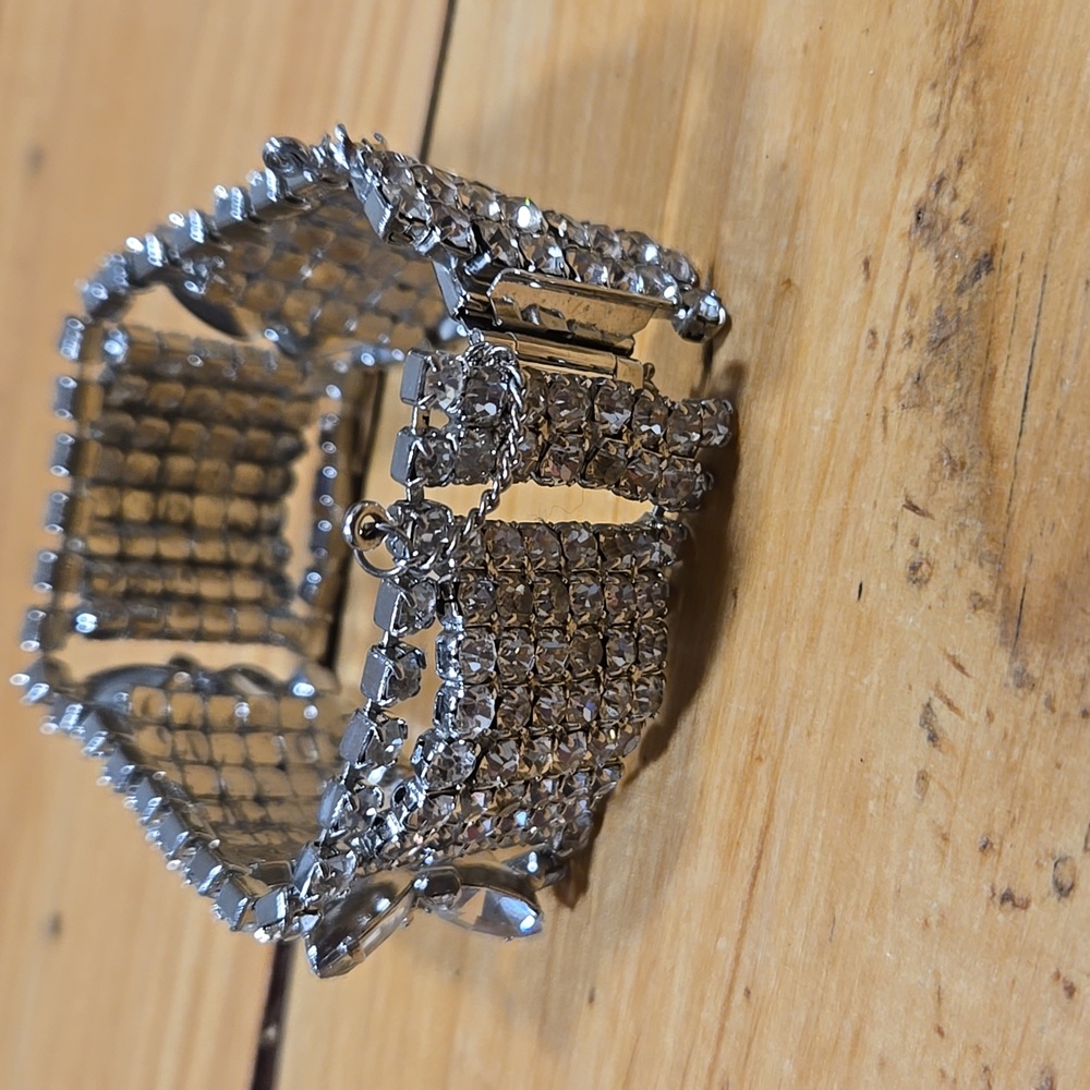 Vintage 1950s cuff rhinestone bracelet - Picture 3 of 4